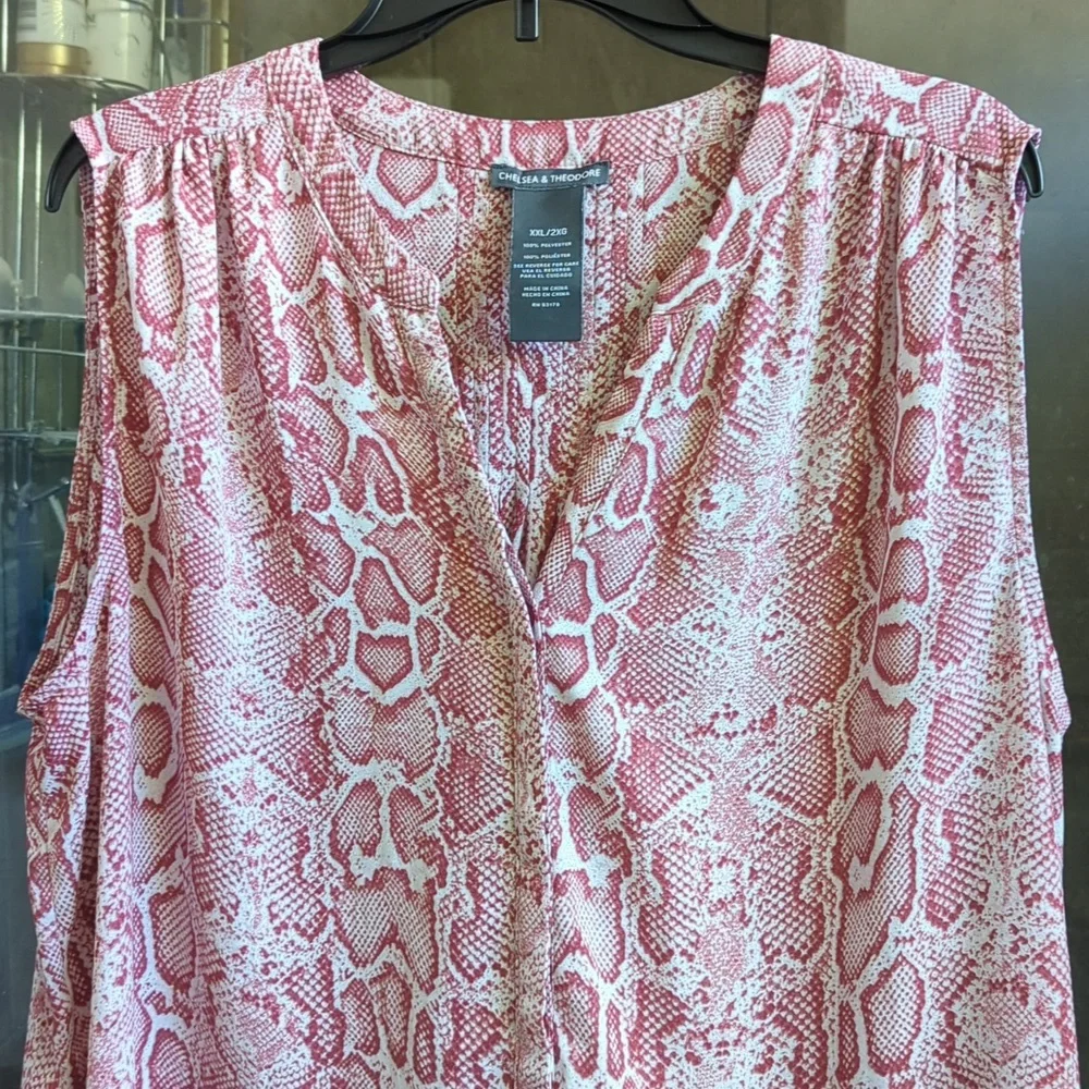 Chelsea & Theodore Sleeveless Button Down Shirt - Picture 2 of 5